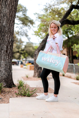 Duffle Bag - Wifey (Modern Cream/Blue)