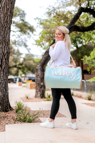 Duffle Bag - Wifey (Modern Cream/Blue)