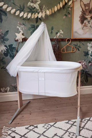 Baby Crandle with Fitted Sheet and Canopy