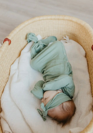 Clover Rib Newborn Knotted Gown